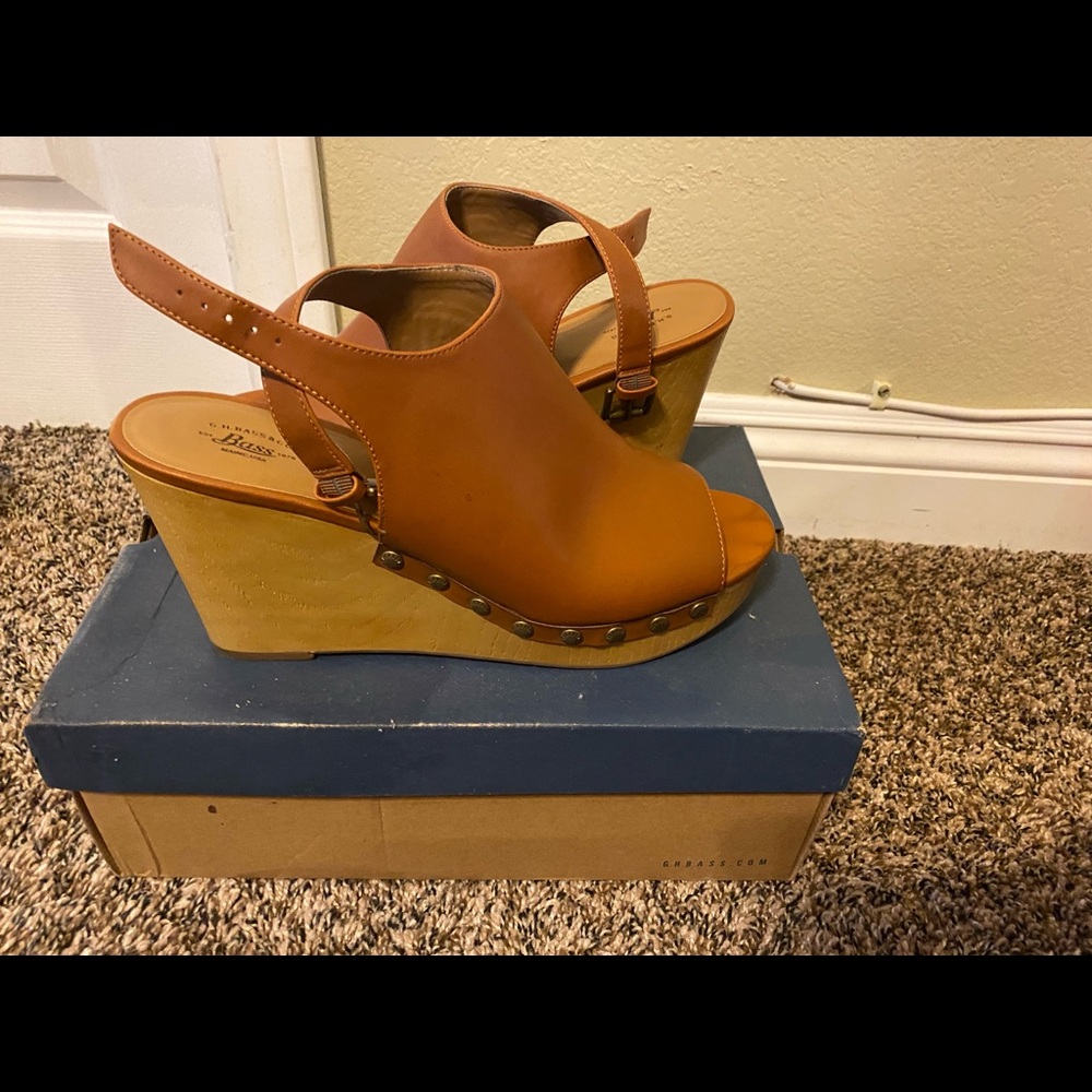 Bass Regina Wedges